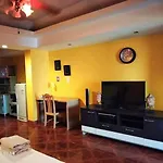 Nightstar Hostel *