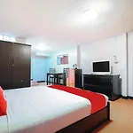 Oyo 963 Sunshine Hotel 2*