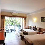 โรงแรม Authong 3*