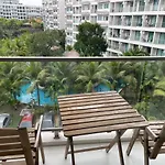 อพาร์ทเม้น Laguna Beach 3 *
