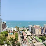 อพาร์ทเม้น Sea View Rooftop Pool *
