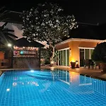 Rosewood Pool 1 โรงแรม