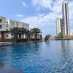 1 Bedroom In The Peak Towers