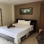 โรงแรม The Links