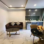 Arcadia Center Suites