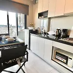 Base Long Balcony King-bed With Infinity Pool Pattaya