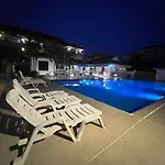 Resort 5-3Br Huge Pool, Bbq, 300M-Beach, 8 Mins To Walking Street