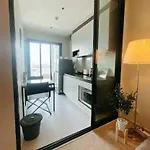 Base Long Balcony King-bed With Infinity Pool Apartment