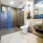 Oyo 458 Nakorn Siam Boutique Hotel 2*