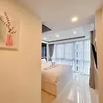 Grand Avenue Pattaya