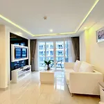 Grand Avenue * Pattaya