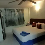 Kingfisher House And Bar Guest house Pattaya