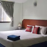 Kingfisher House And Bar Guest house 3*