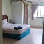 Kingfisher House And Bar Guest house 3*
