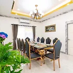 市中心4卧4卫泳池别墅/门口711/海边1公里/宁静/不用爬楼梯
