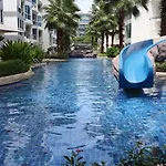 Grand Avenue Condo Soi Boaukow