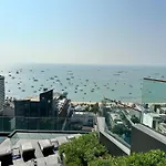 Edge Apartment *