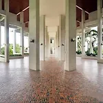 Amazing Beautiful Seaview Condo