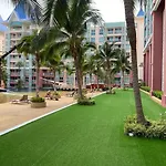 Grand Caribbean Condo Pattaya South Pool Access