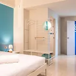 Me U Hotel
