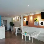 Hotel Me U 2*
