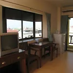 New Nikom Court * Pattaya