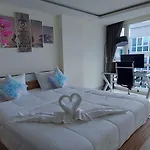 Grand Avenue - Pool-view Suite, 55sqm * Pattaya