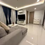 Exclusive Arcadia Condo - Amazing Pools & Gardens, Gym, Sauna, Waterfalls, Jacuzzi, Fast Internet