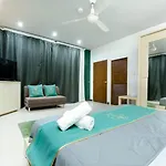 โรงแรม Rosewood Pool 1