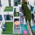 Pupae Pool Villa Pattaya