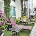 Apartment Free Power&wifi,work Remotely, Kitchen,deal