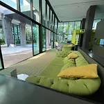 秘狗公寓the Base * Pattaya