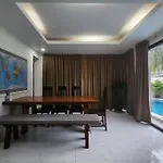 D20芭提雅市中心4卧泳池别墅，靠近海滩，21航站楼，好莱坞夜店