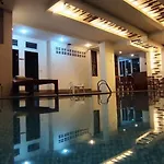 Tycoon Holiday Hotel โรงแรม *