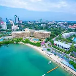 โรงแรม Tycoon Holiday Hotel