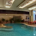 โรงแรม Tycoon Holiday Hotel