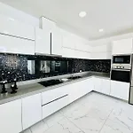 Xhs Holiday Villa