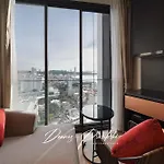 Luxury Edge Seaview Apartment