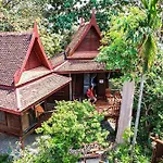 Sugar Hut Resort & Restaurant