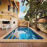 Hollywood Pool Villa City Center