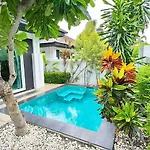 Palm Oasis Beautiful 2 Bedroom Pool Villa Jomtien