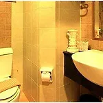 โรงแรม Authong 3*