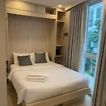 อพาร์ทเม้น 1bed Luxury With Pool & Gym Access Near Walking Street *