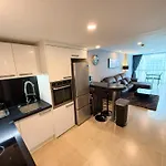 อพาร์ทเม้น Large Luxury - Centre - Centara Avenue, Pool View - 805 Pattaya