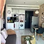 Hill And Super Seaview Apartment Pattaya