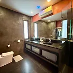 Pool 15 Nearby Walking Street * Pattaya