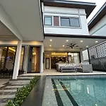 3 Bedroom Midtown Villa Pattaya