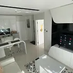 อพาร์ทเม้น Stylish - Ultra-fast Fiber Internet, Pool, Sauna, Gym, Smart Tv, Guest Friendly Pattaya