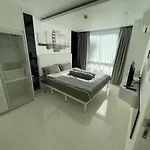 Stylish - Ultra-fast Fiber Internet, Pool, Sauna, Gym, Smart Tv, Guest Friendly อพาร์ทเม้น