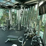 อพาร์ทเม้น Stylish - Ultra-fast Fiber Internet, Pool, Sauna, Gym, Smart Tv, Guest Friendly *
